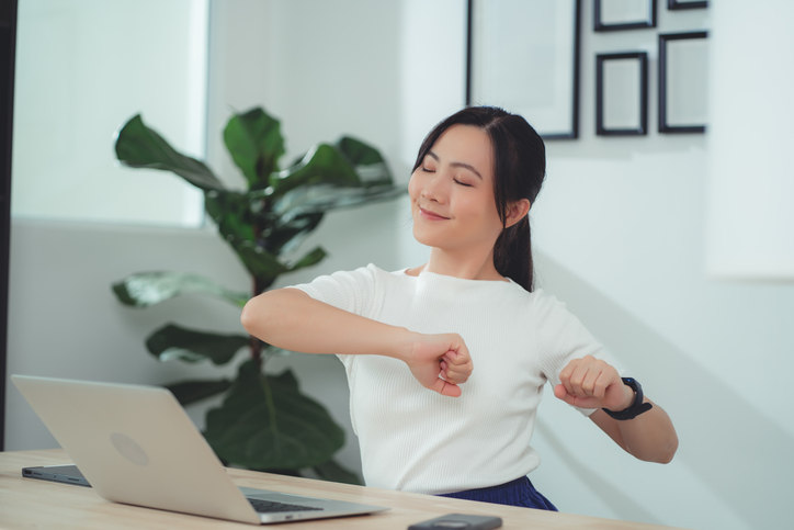 lady-working-on-timekeeping